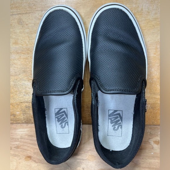 Vans Asher Perforated Womens Size 8 Slip On Shoes Sneakers Black - Picture 6 of 8